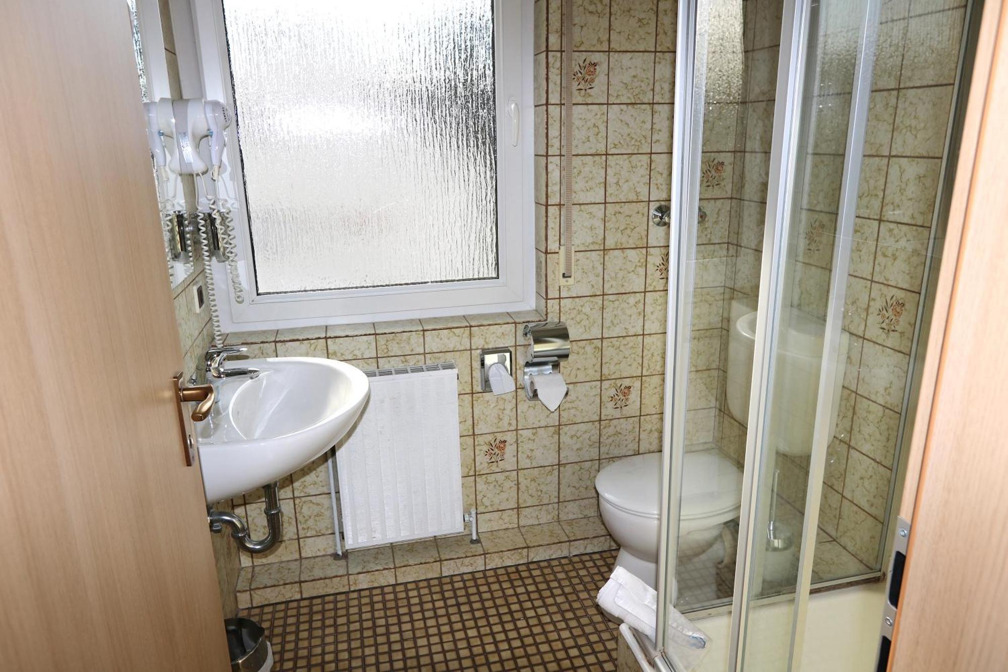 Hotel Avenue Altenfurt نورنبيرغ المظهر الخارجي الصورة