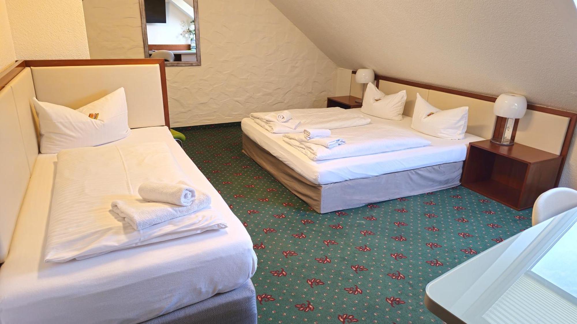 Hotel Avenue Altenfurt نورنبيرغ المظهر الخارجي الصورة