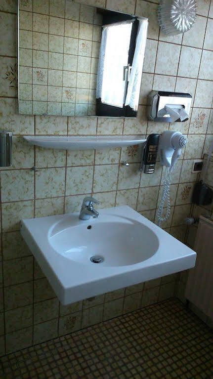 Hotel Avenue Altenfurt نورنبيرغ المظهر الخارجي الصورة